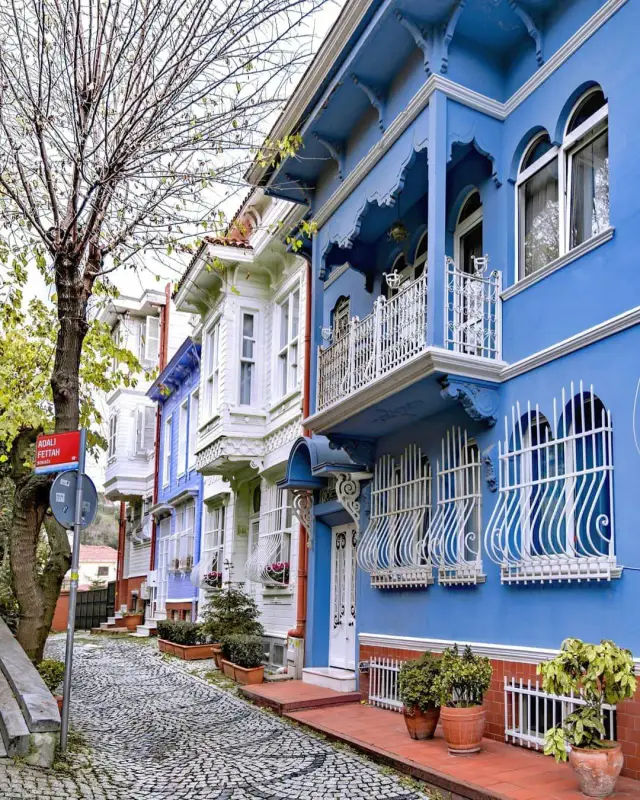 Kuzguncuk Evleri: Những ngôi nhà gỗ Ottoman nhiều màu sắc - ảnh 6
