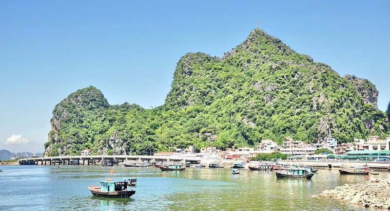 Núi Bài Thơ - ảnh 2