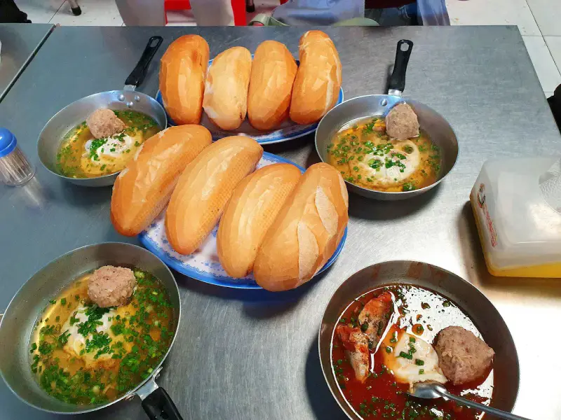 Bánh Mì Xíu Mại Hàng Quyên (Chi Nhánh 2) - ảnh 4