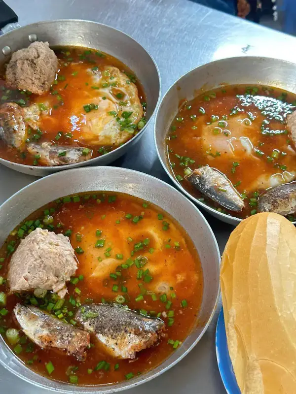 Bánh Mì Xíu Mại Hàng Quyên (Chi Nhánh 2) - ảnh 3