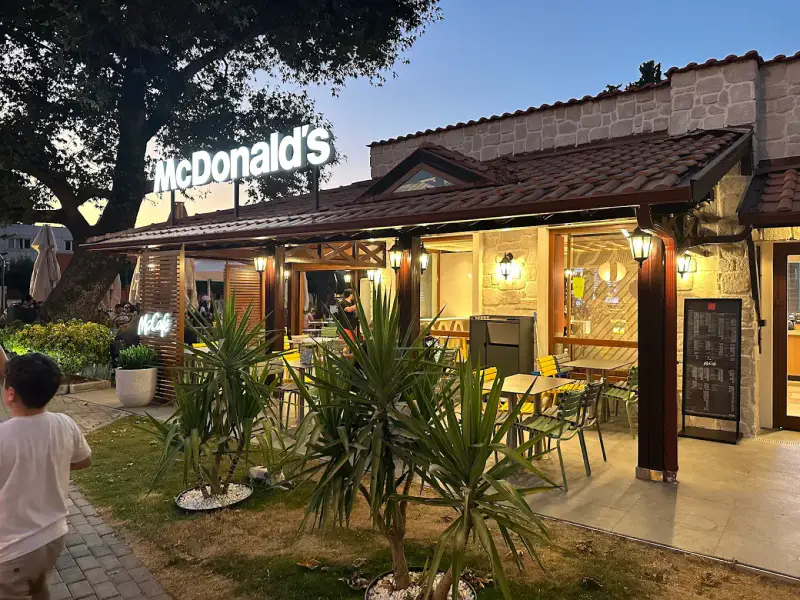 McDonald's İzmir Selçuk - ảnh 6