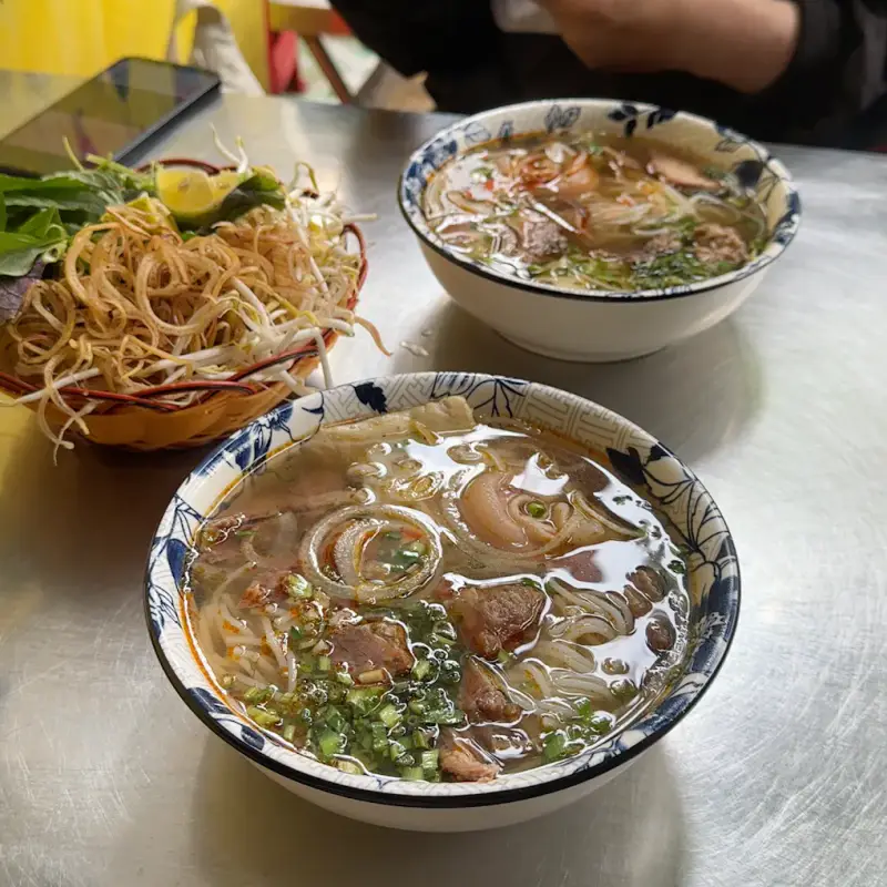 Bún bò cô tư - ảnh 2
