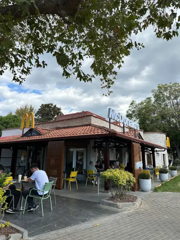 McDonald's İzmir Selçuk - ảnh 3