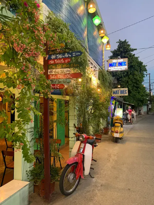Cà Phê Mắt Biếc - ảnh 3