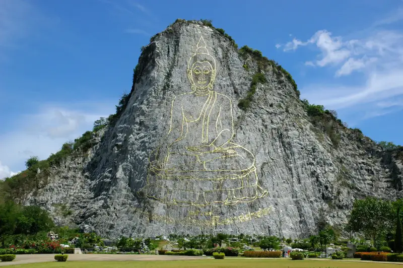 Núi Phật Vàng Pattaya - Điểm Đến Tâm Linh Và Văn Hóa - ảnh 5