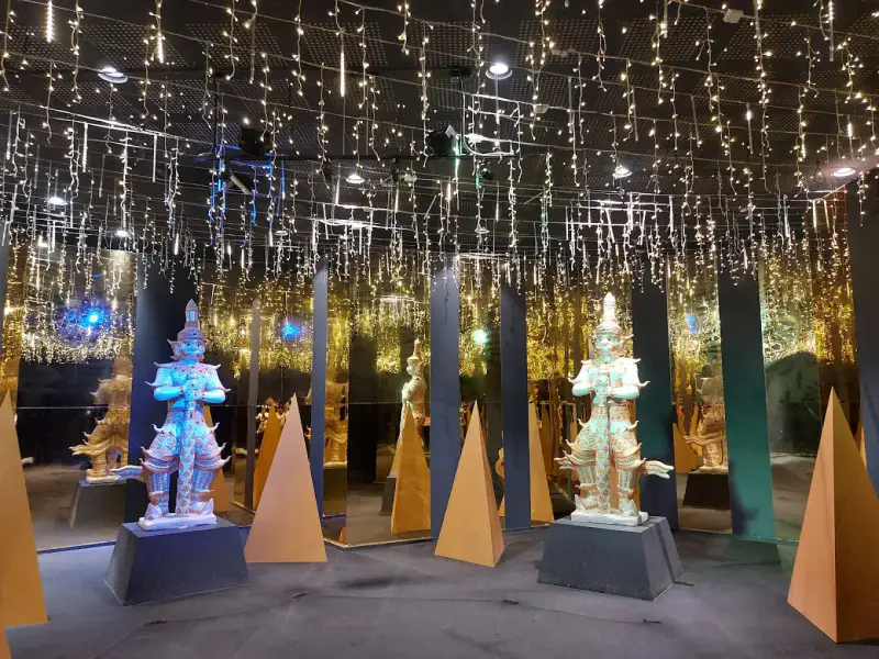Lighting Art Museum & Balloon Garden in Thailand - ảnh 2