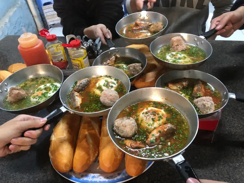 Bánh Mì Xíu Mại Hàng Quyên (Chi Nhánh 2) - ảnh 2
