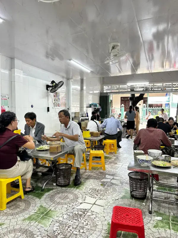 Bún Bò Huế O Phượng - ảnh 2