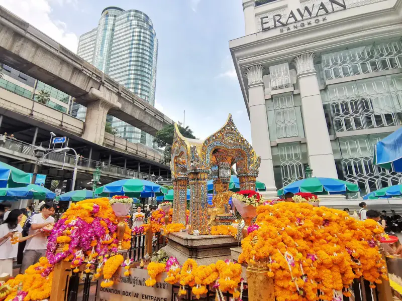 Tượng Thao Maha Brahma (Brahma bốn mặt) - ảnh 2