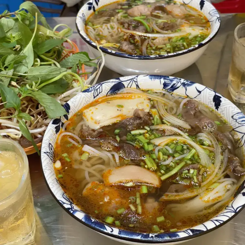 Bún bò cô tư - ảnh 4