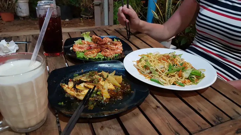 Tin Tin Pizza: family restaurant & vietnamese food & vegetarian food - ảnh 5