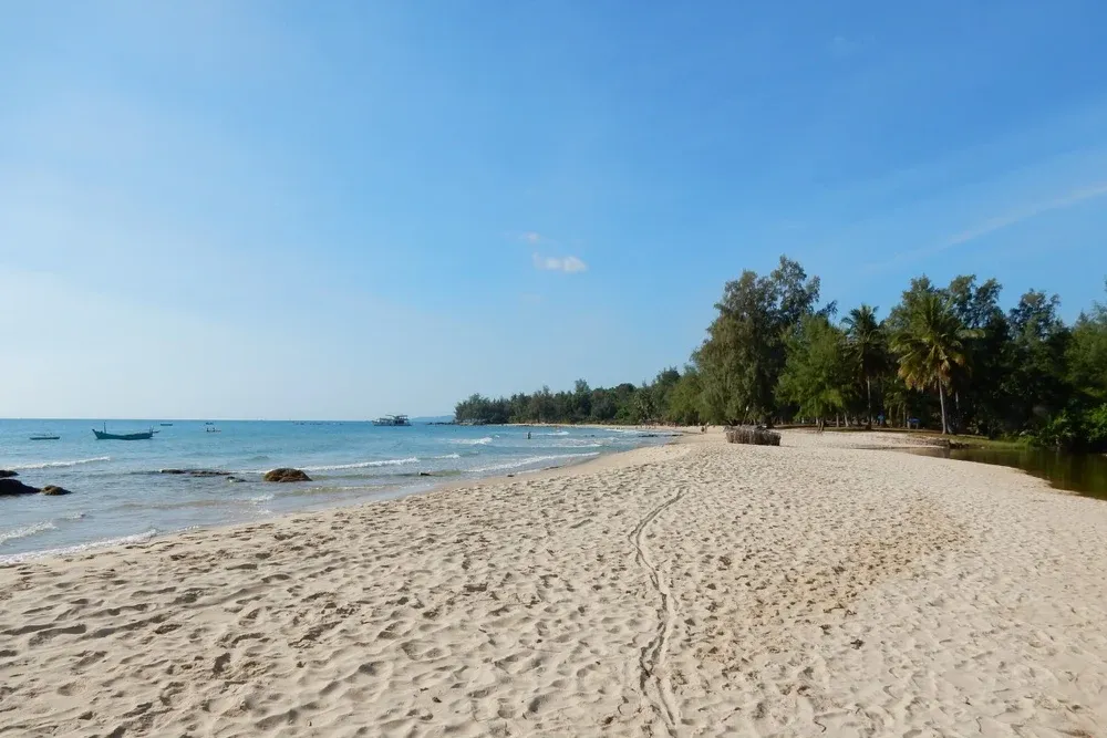 Bãi biển Ông Lang - ảnh 6